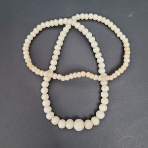 Vintage graduated natural white stone necklace